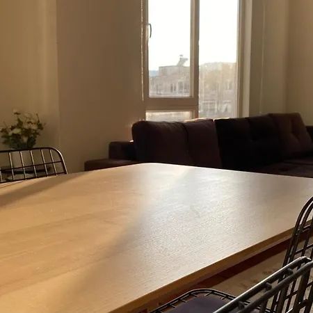 Merkezde Denize 100mt 2+1 Апартаменты *