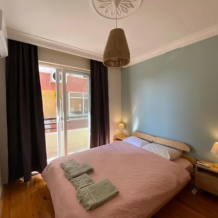 Apartman Merkezde Denize 100mt 2+1 *